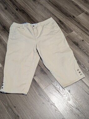 CJ Banks Plus Size Capris Pants Shorts. Size 18W. Tan Colour. Denim Weight. GUC.